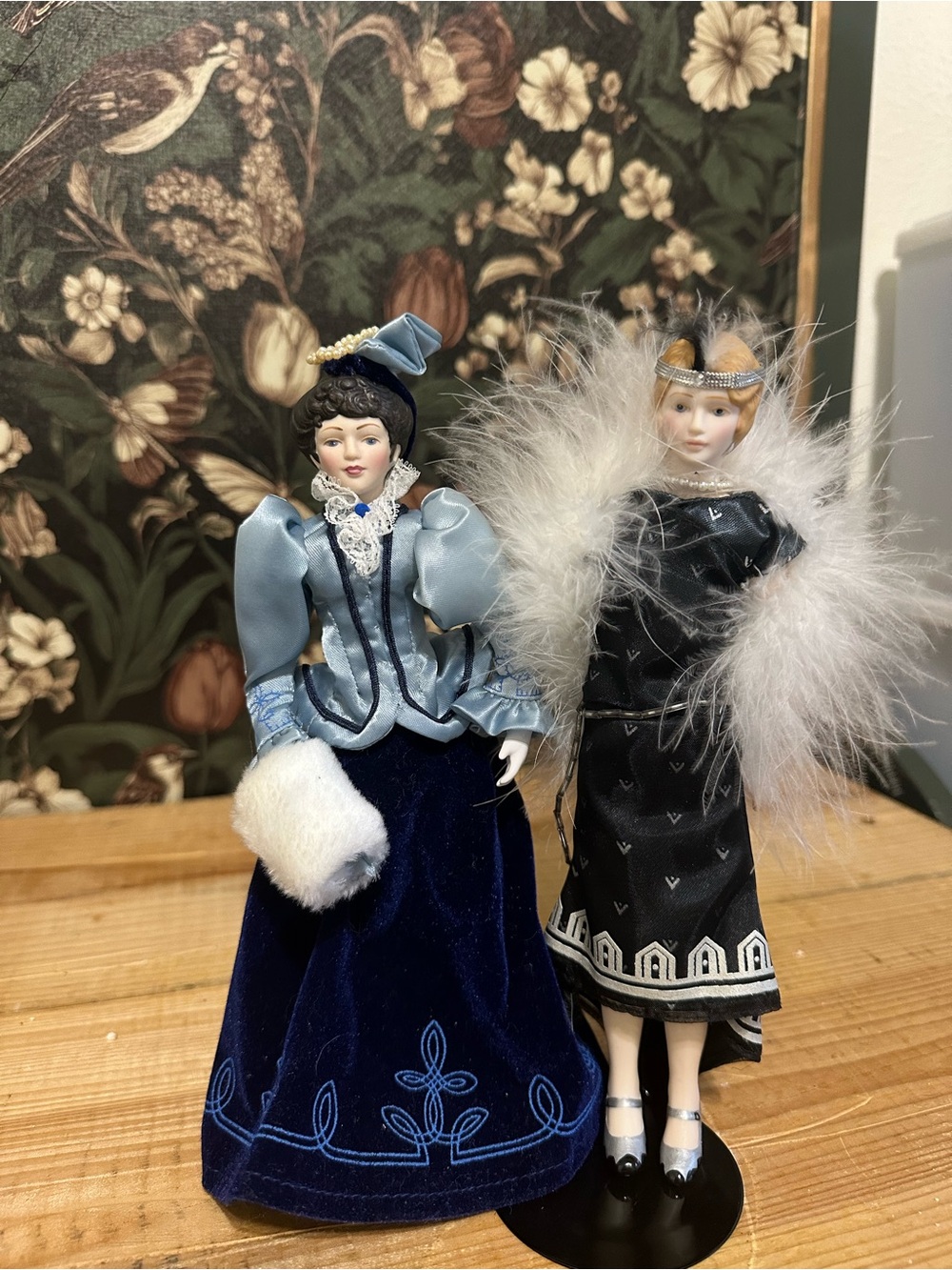 Avon 1987 source of fine collectibles figurine set up two